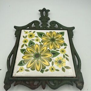 VTG Cast Iron Tile Green / Yellow Daisies Design Distressed Trivet Japan